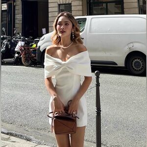 BNWT Meshki Gwyneth Off The Shoulder Bow Mini Dress in White